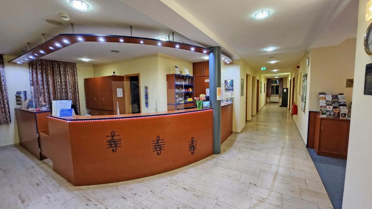 Hotel Amadeus Dresden Neustadt ภายนอก รูปภาพ