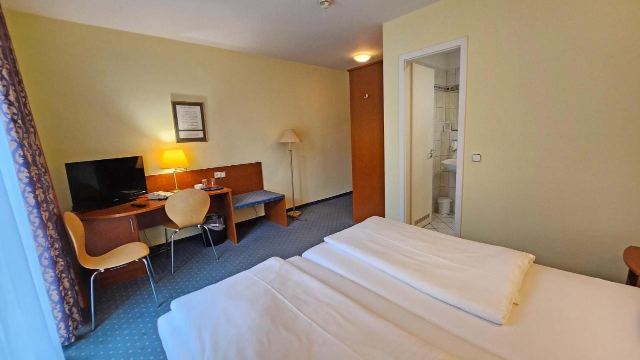 Hotel Amadeus Dresden Neustadt ภายนอก รูปภาพ