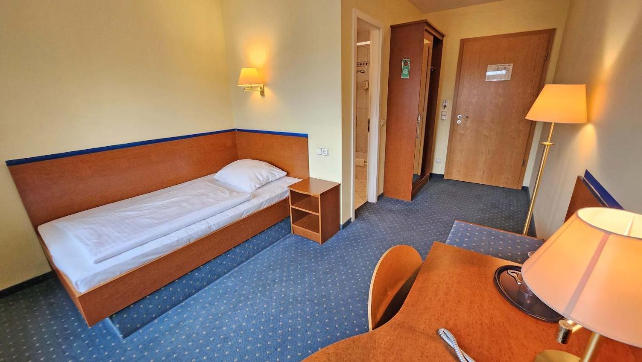 Hotel Amadeus Dresden Neustadt ภายนอก รูปภาพ