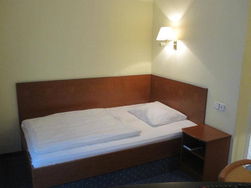 Hotel Amadeus Dresden Neustadt ภายนอก รูปภาพ