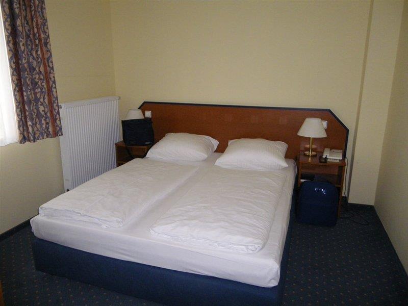 Hotel Amadeus Dresden Neustadt ภายนอก รูปภาพ
